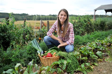 Natural gardener - 1. SOIL HEALTH. Photo by: Sharon Kingston / Shutterstock. In organic gardening, soil is the foundation of a productive garden and is regarded as a living ecosystem rather than an inert growing medium. Healthy soil has many benefits, including better water retention, helping to control runoff and reducing …